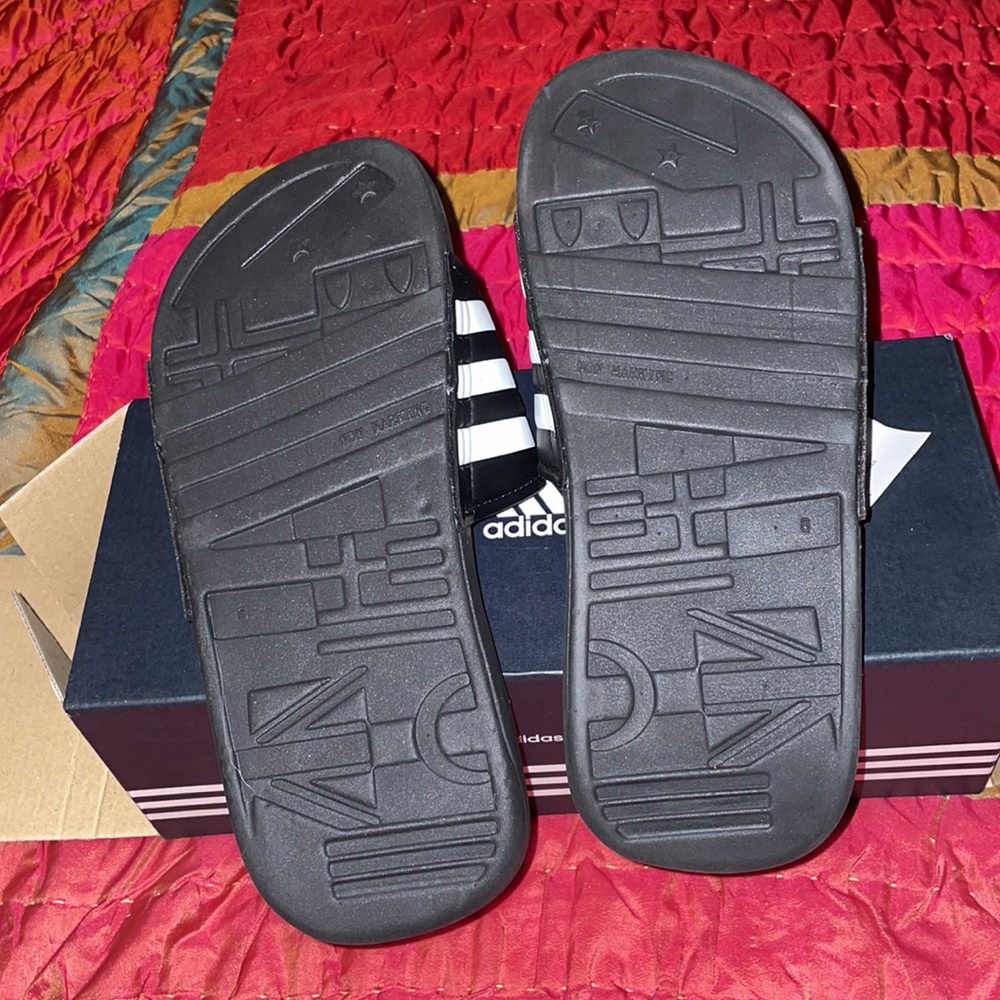 Adidas slides - Picture 3 of 4